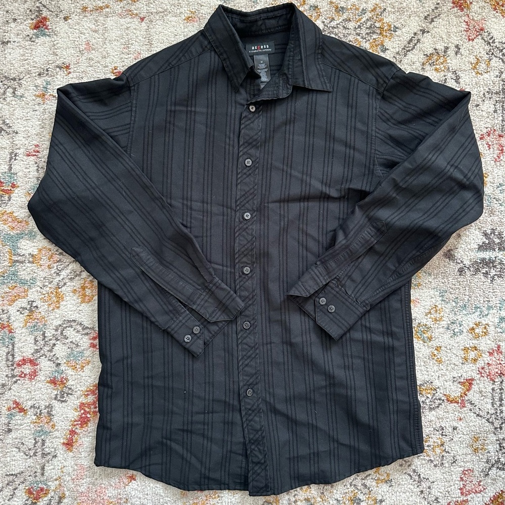 Men’s Axcess button down size M